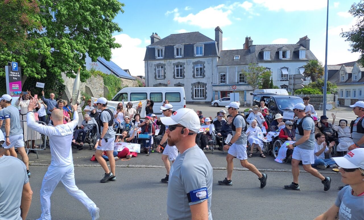 Passage Flamme Olympique Plougastel 2024 2